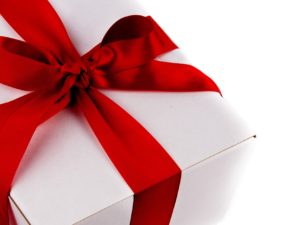 Choosing Holiday Gifts for People Who Have Alzheimer’s and Dementia