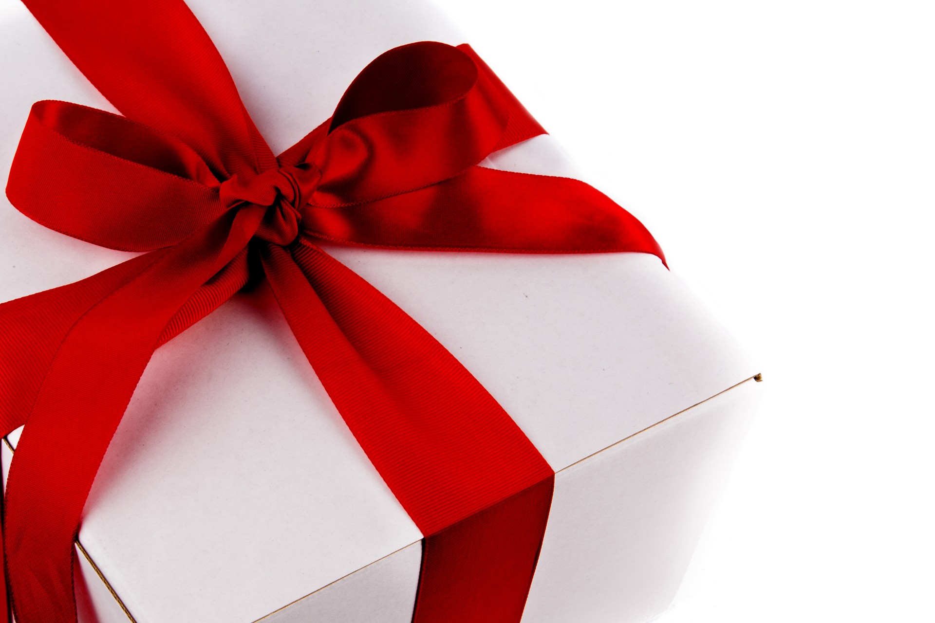 Gift Giving Tips for Seniors in Memory Care